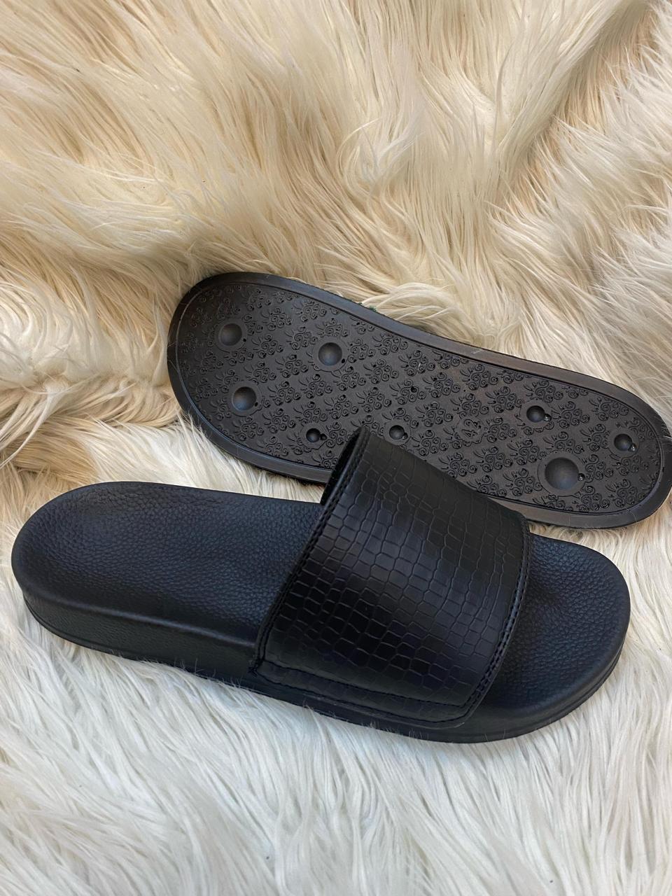 BLACK CROC COMFORT