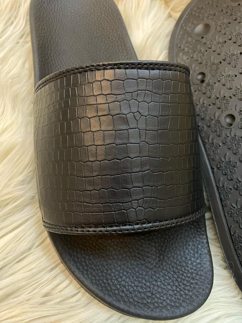 BLACK CROC COMFORT