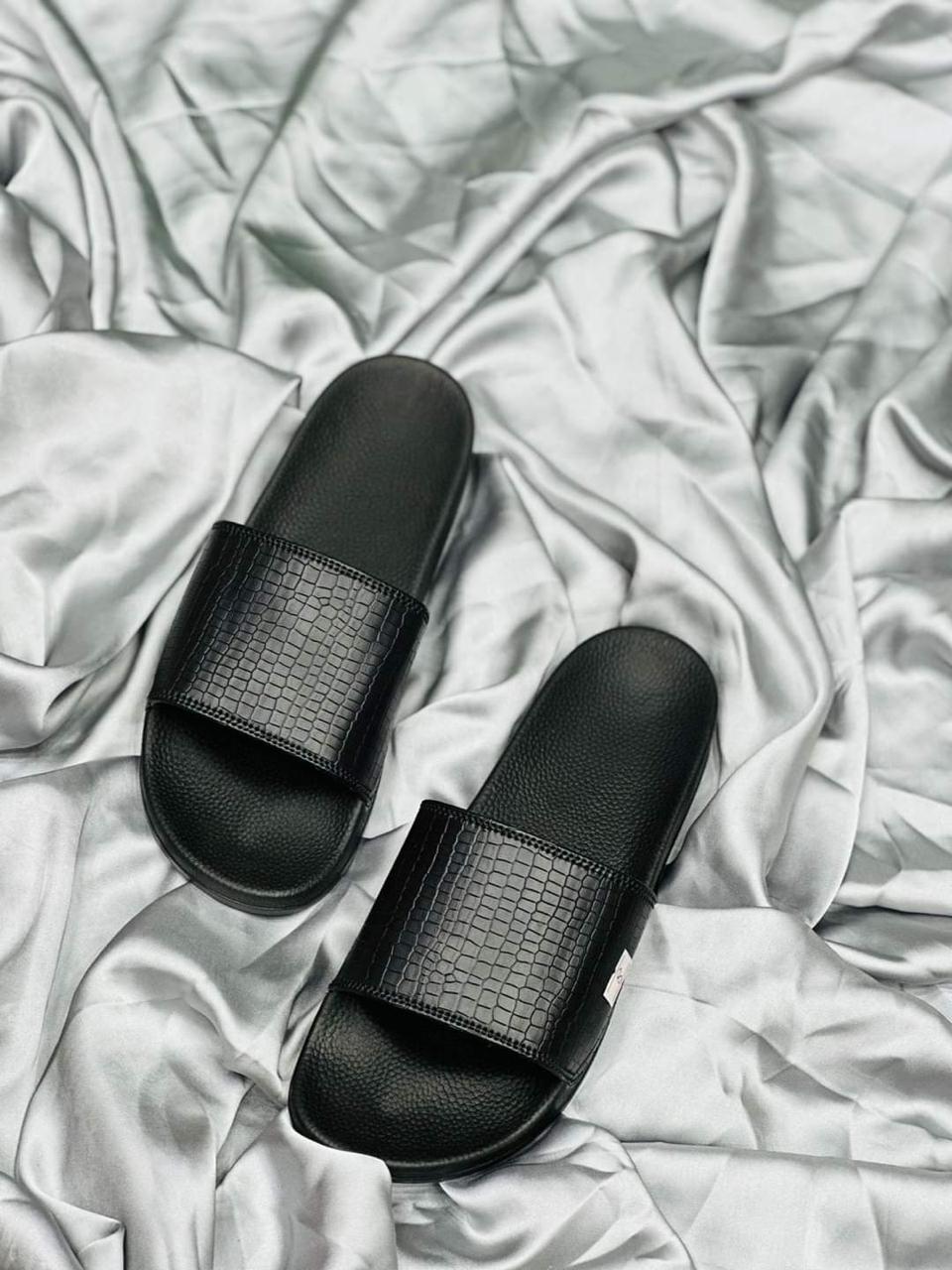 BLACK CROC COMFORT